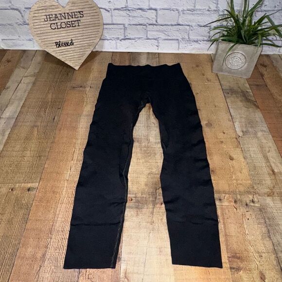 Lululemon Ebb To Street Pant
Heathered Inkwell size - Picture 2 of 14